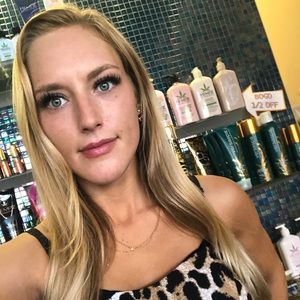 Meet your Posher, Natalie